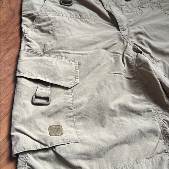 EUC MEN'S TRIPLE AUGHT DESIGN SHORTS 32W, MADE IN USA 🇺🇸 TAN - Picture 2 of 6